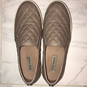 Steve Madden slides